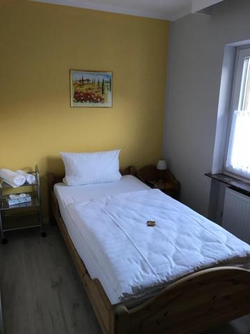 Hotel Zum Ochsen Wonsheim Exterior photo